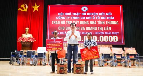 Xây nhà tình thương