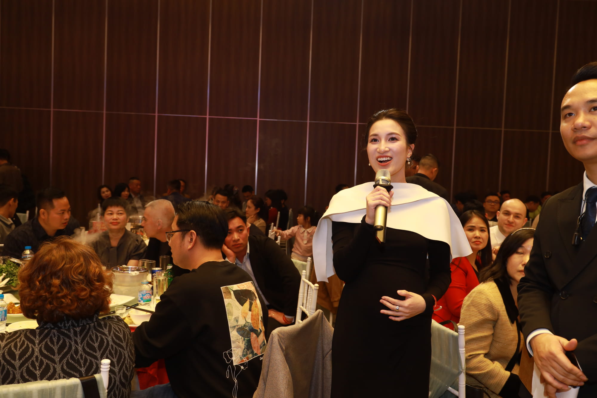 Toàn bộ số tiền đấu giá sẽ được dùng để thực hiện chương trình hỗ trợ trẻ em vùng cao