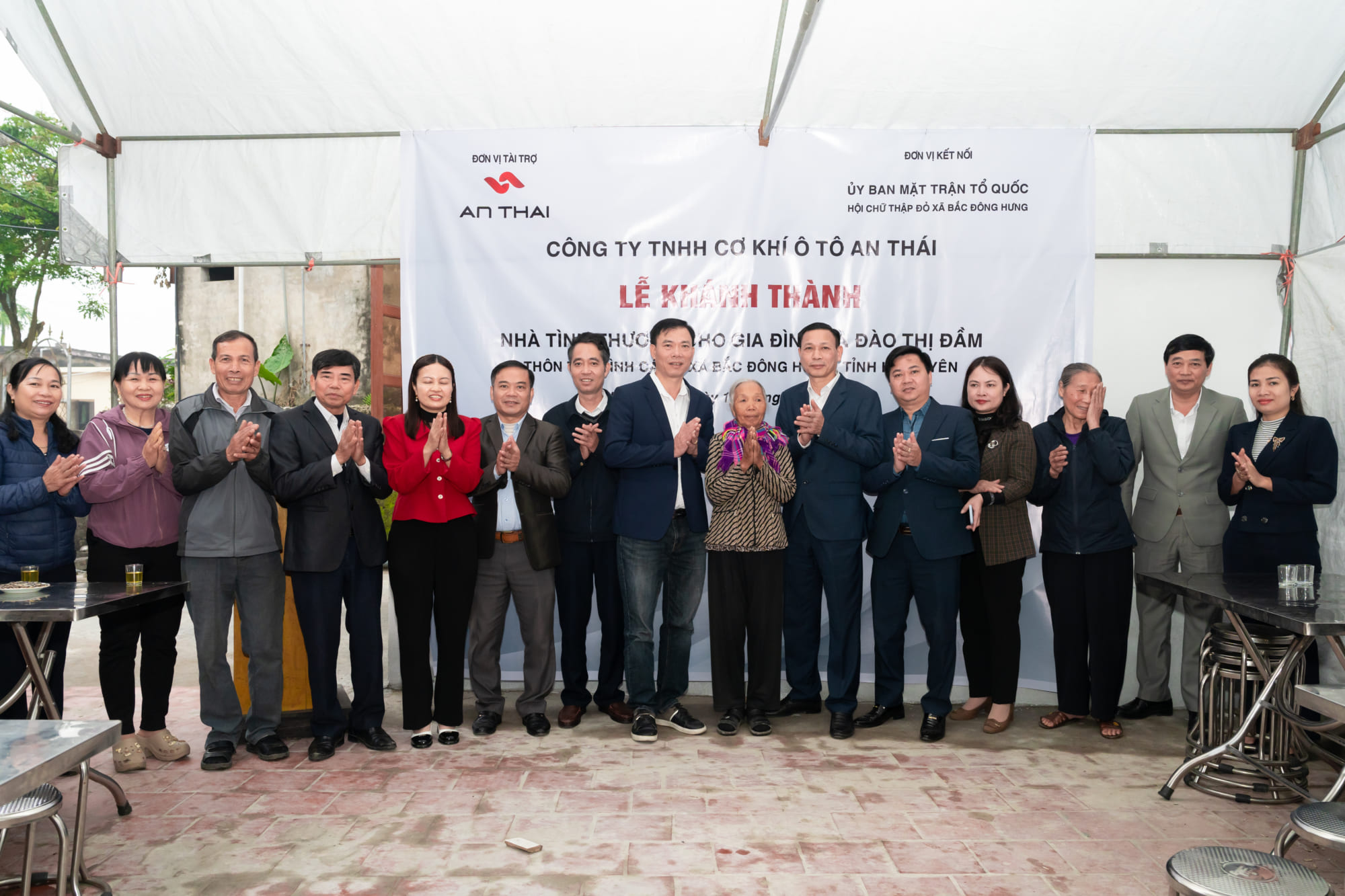 An Thái trao nhà tình thương cho gia đình bà Đào Thị Đầm (xã Bắc Đông Hưng)