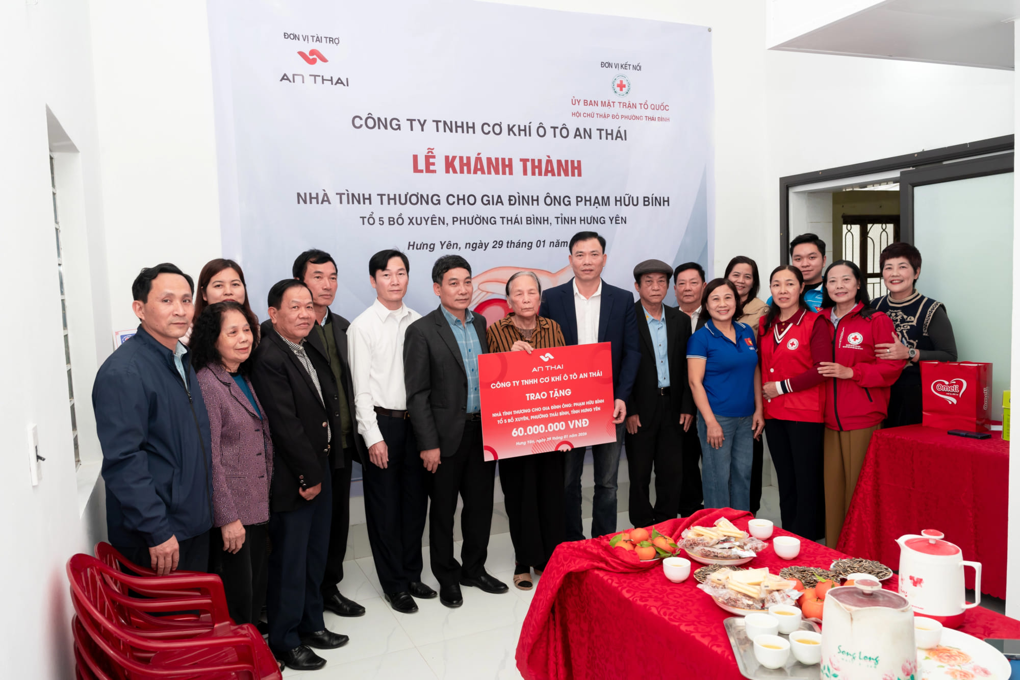 An Thái trao tặng nhà tình thương cho gia đình ông Phạm Hữu Bình (Huyện Bồ Xuyên)