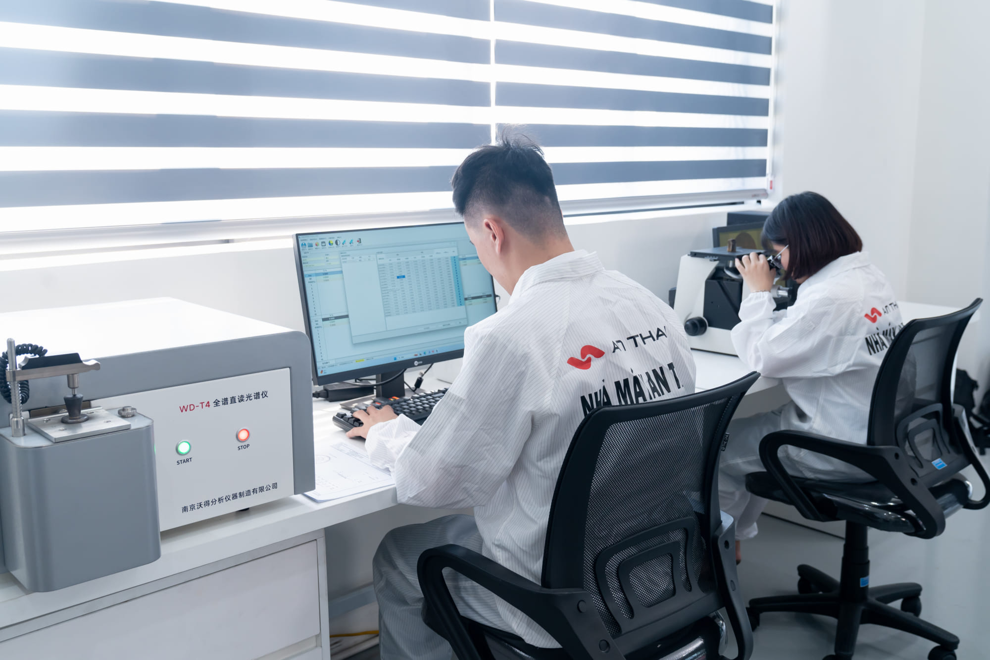 An Thái kiểm định hàm lượng thành phần mẻ gang, đảm bảo đáp ứng tiêu chuẩn SAE J431 G3000 và G3500