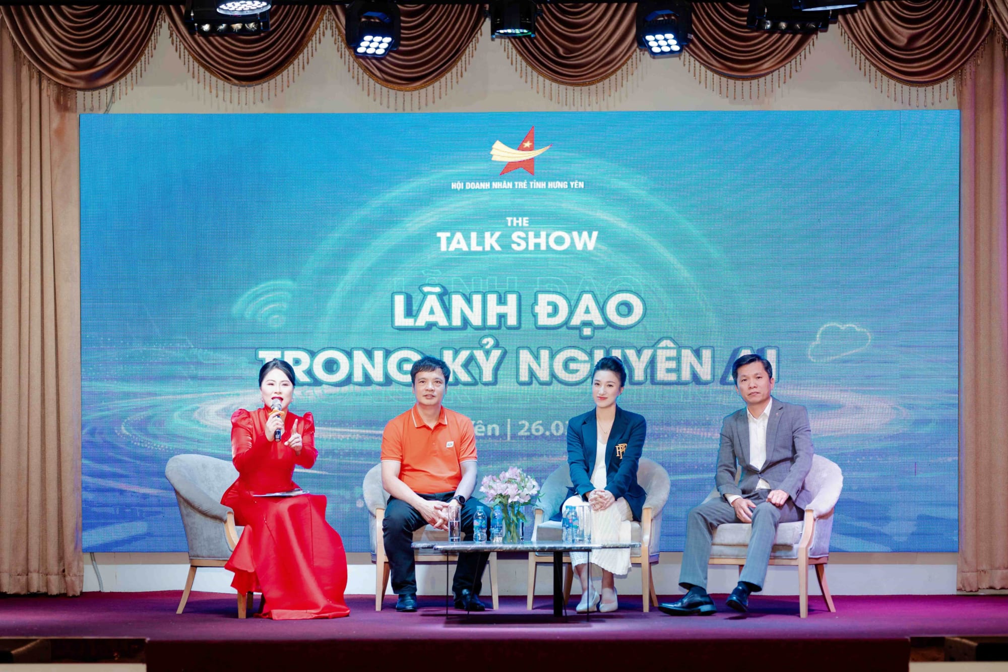 Talkshow với chủ đề “Lãnh đạo trong kỷ nguyên AI” tại sự kiện