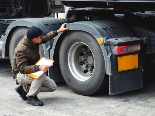 TỔNG HỢP ÁP SUẤT LỐP XE TẢI 2026: BẢNG TRA CỨU CHUẨN THEO TẢI TRỌNG & CÁCH KIỂM TRA ÁP SUẤT LỐP CHUYÊN NGHIỆP