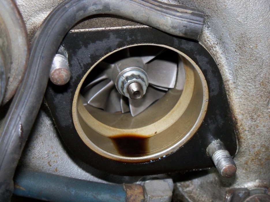 Turbo bị rò dầu