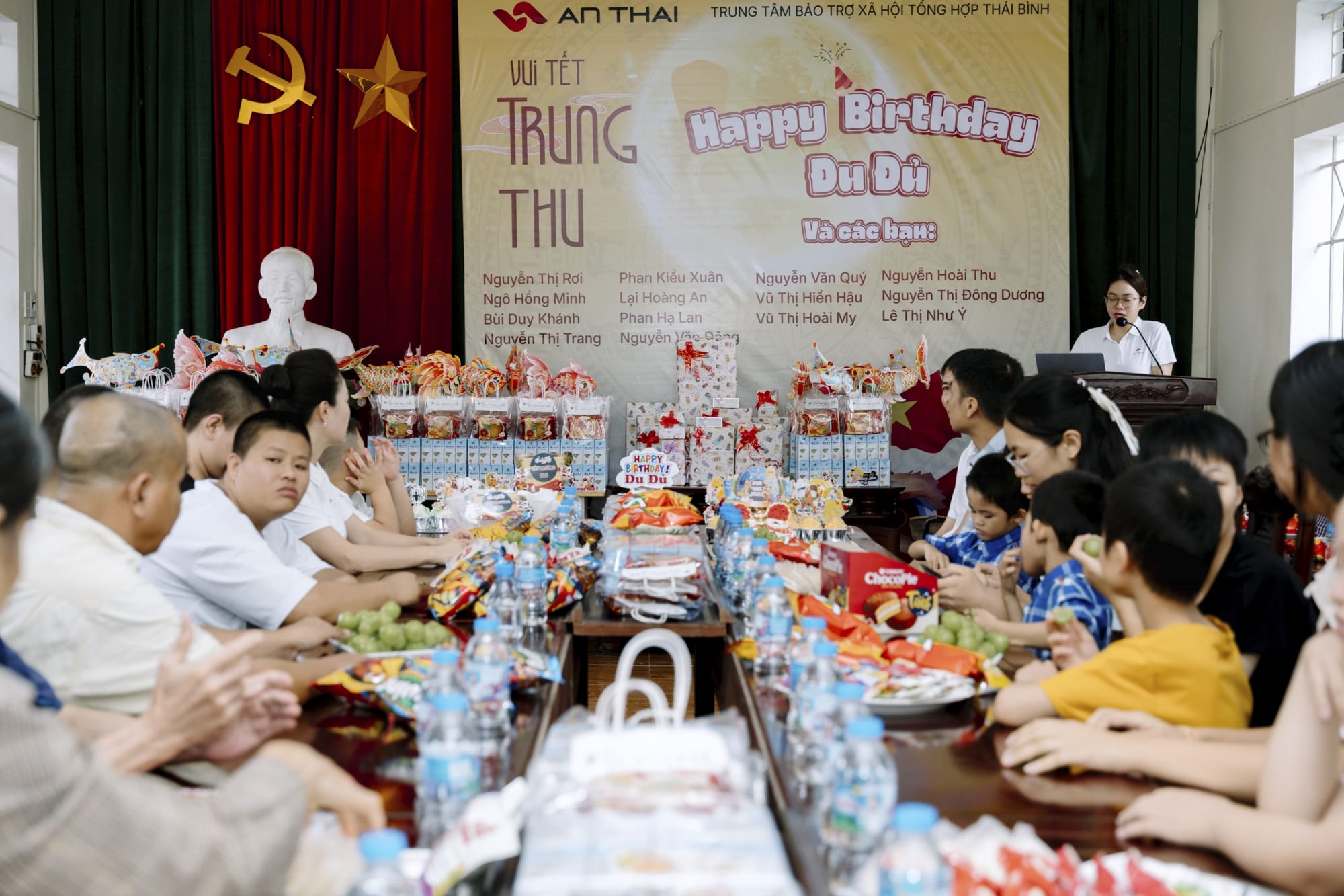 An Thái mang niềm vui Trung thu đến với các cụ và các em nhỏ tại Trung tâm Bảo trợ Xã hội Tổng hợp Thái Bình