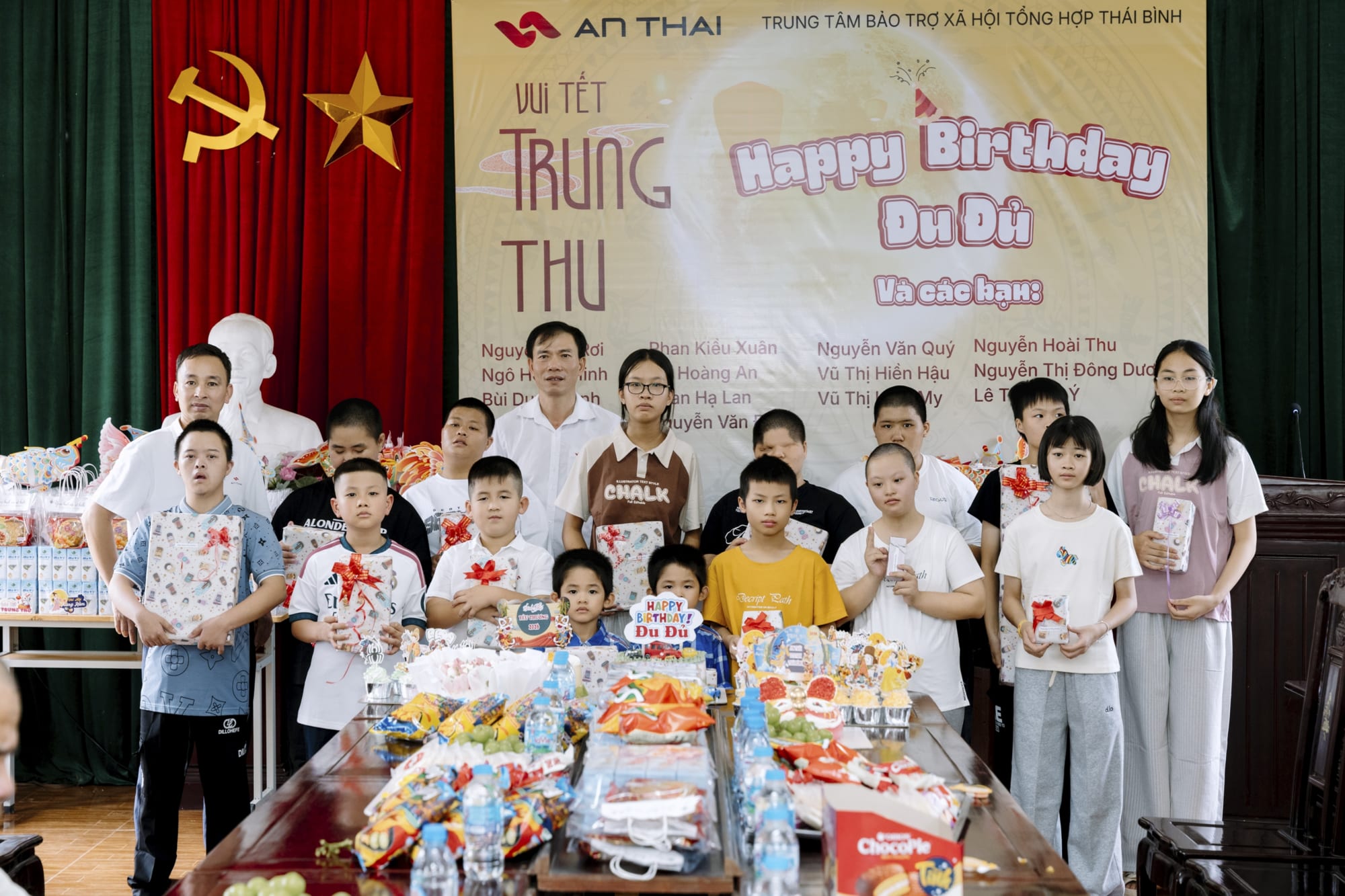 Một sinh nhật thật đặc biệt khi Đu Đủ và các bạn nhỏ cùng nhau đón tuổi mới trong không khí Trung thu rộn ràng, ấm áp